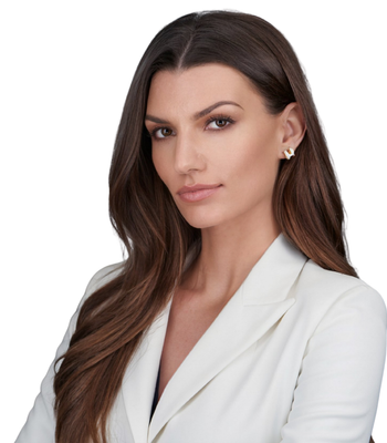 Portrait of Andrea Lamadrid, REALTOR®.